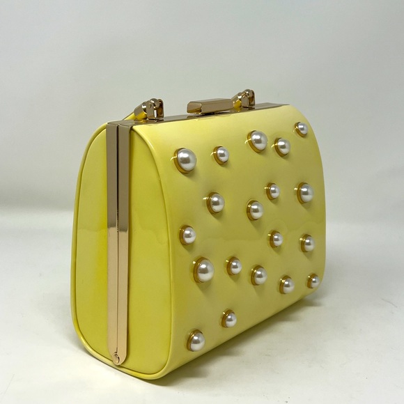 Ivory Patent finished Pearl cross Body - Picture 3 of 7